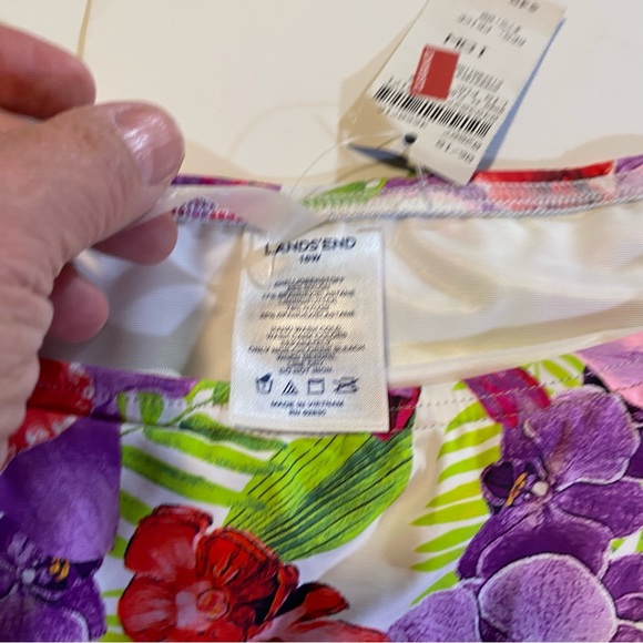 Lands End Swim Skirt NWT SZ 18W, floral waist 18” flat, length 14” no pockets - Picture 8 of 8